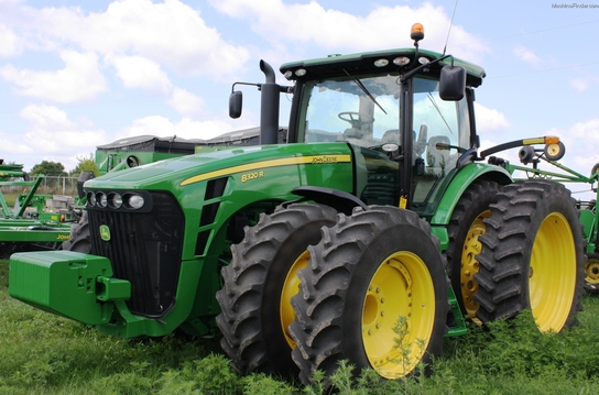 2011 John Deere 8320R