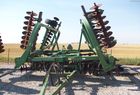  John Deere 335