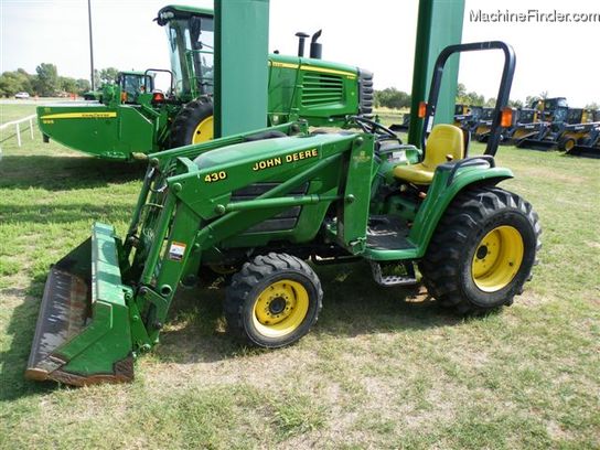 1999 John Deere 4400