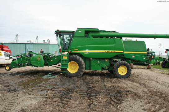 2010 John Deere T670