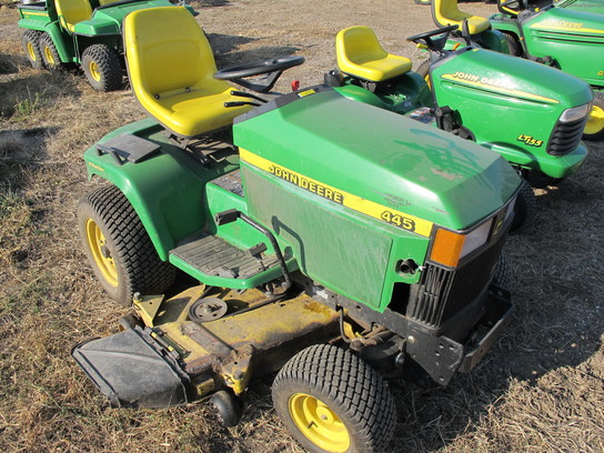 2000 John Deere 445