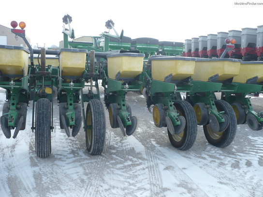 1991 John Deere 7200