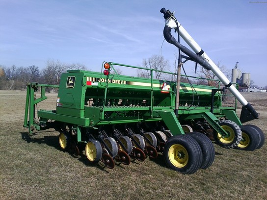  John Deere 750