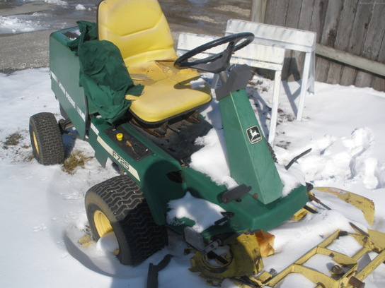 1999 John Deere F725
