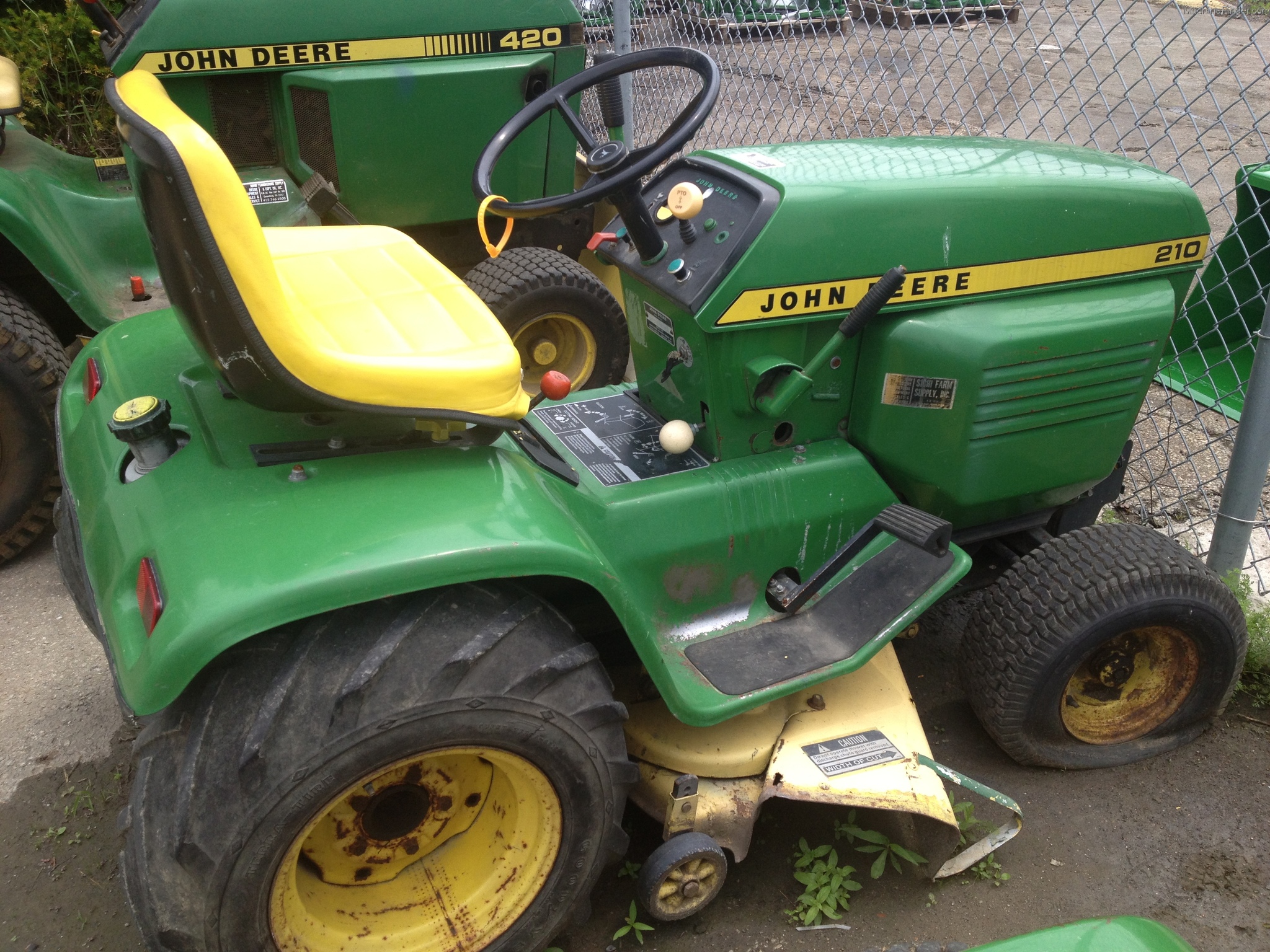 John Deere 210 Lawn & Garden and Commercial Mowing John Deere