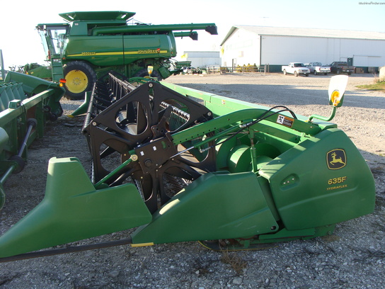 2005 John Deere 635F