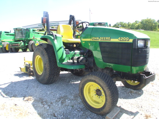 2001 John Deere 4200