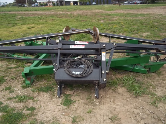 2002 John Deere HITCH & YETTER MARKERS