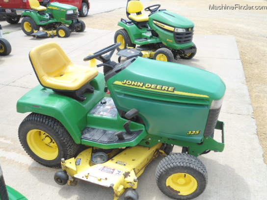 2000 John Deere 325