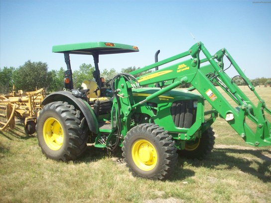 2010 John Deere 5065M
