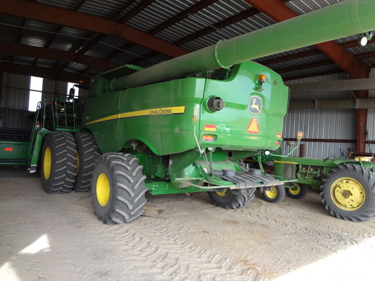 2012 John Deere S690