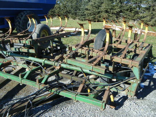  John Deere 1010