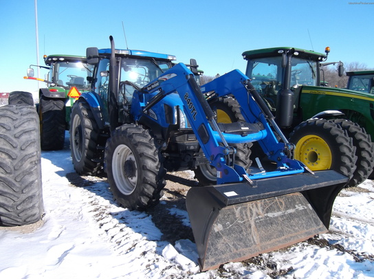 2006 New Holland TS135A