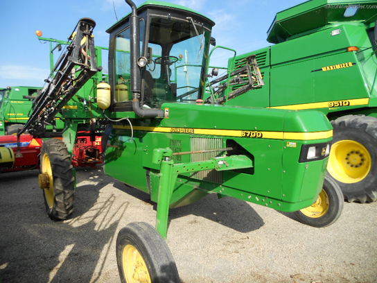 1999 John Deere 6700