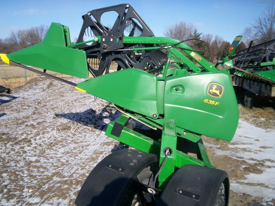 2011 John Deere 635F