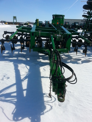 2002 John Deere 2700