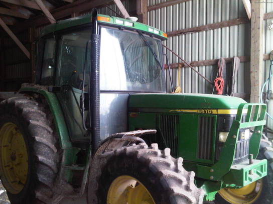 2001 John Deere 6410