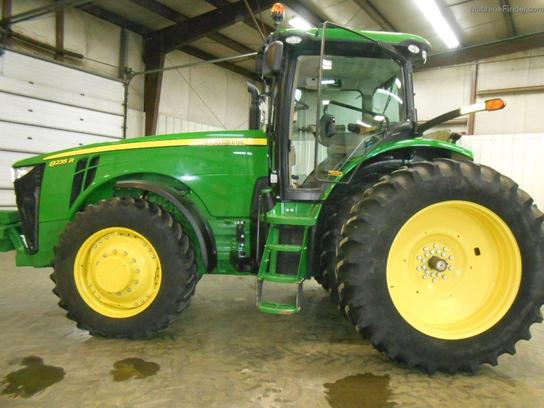 2013 John Deere 8235R