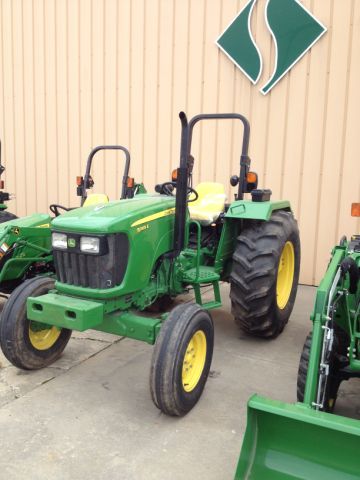 John Deere 5065E