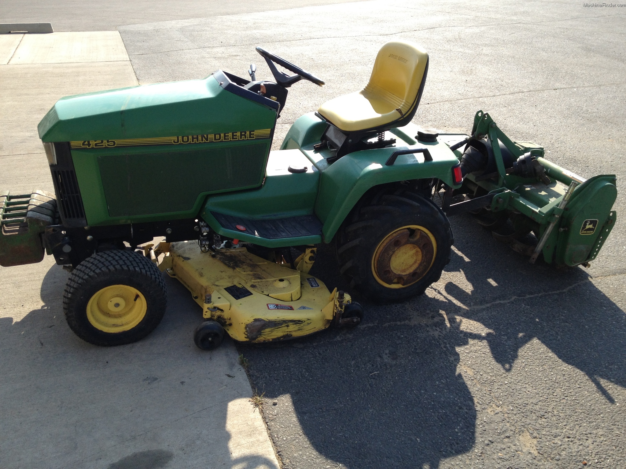 1996 John Deere 425 Lawn & Garden and Commercial Mowing John Deere