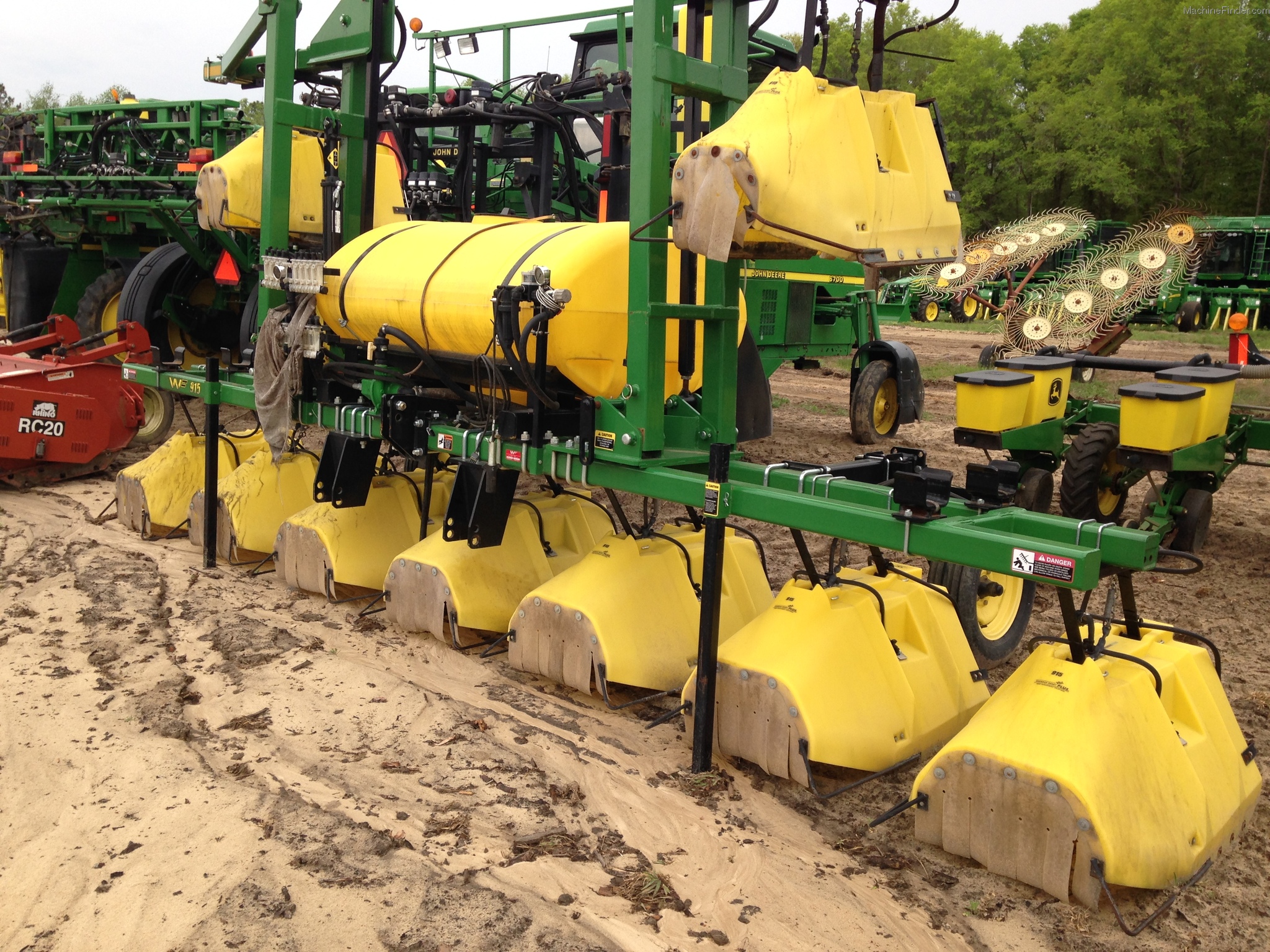 2012 LMC 8ROW HOODED SPRAYER Sprayers John Deere MachineFinder