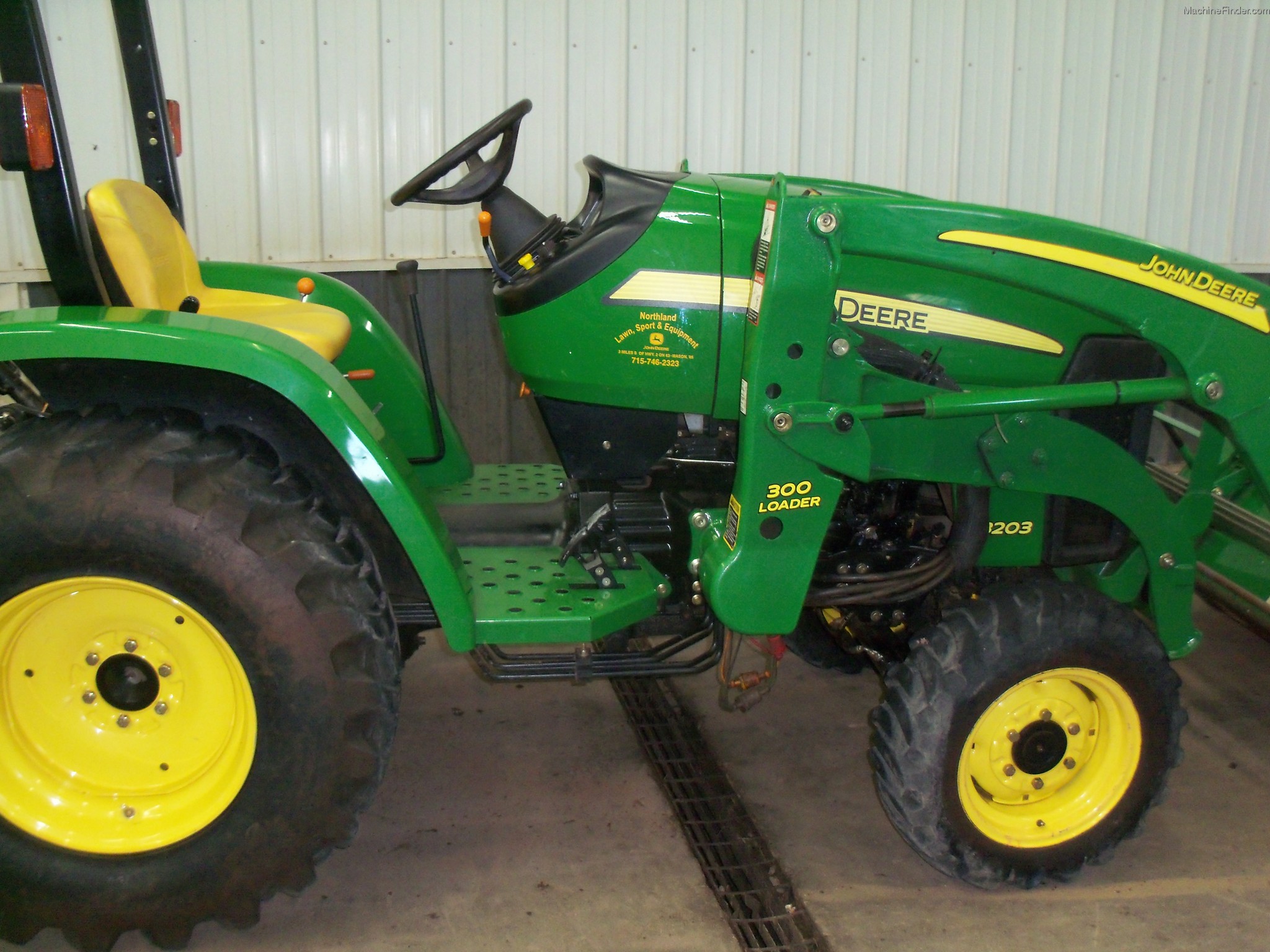 2006 John Deere 3203 Tractors Compact (140hp.) John Deere