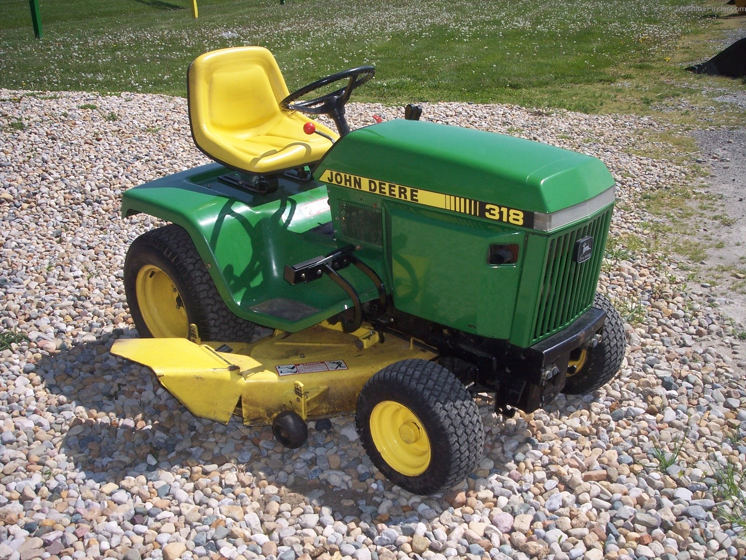 John Deere 318 Lawn & Garden and Commercial Mowing John Deere