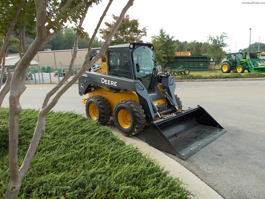2010 John Deere 326D
