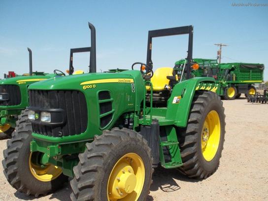 2010 John Deere 6100D