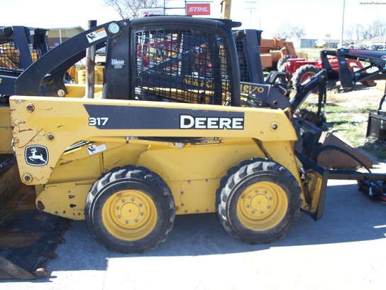 2005 John Deere 317
