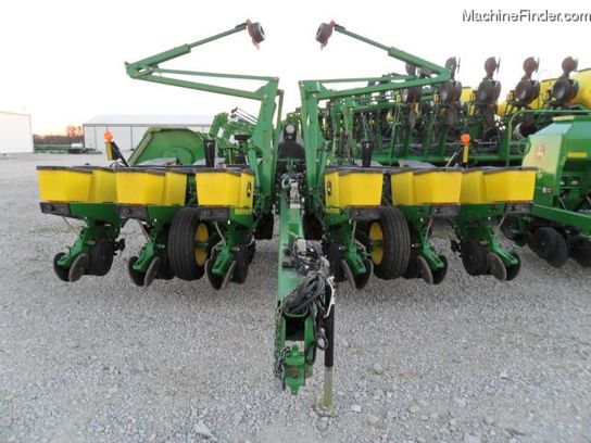 2011 John Deere 1760 12ROW