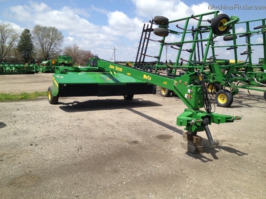 2012 John Deere 946