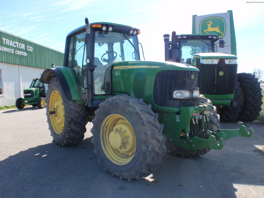 2003 John Deere 7520