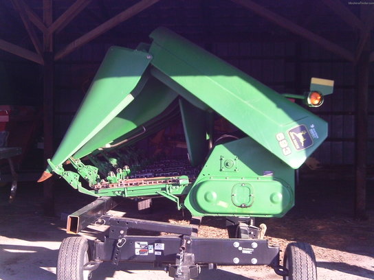 2001 John Deere 693
