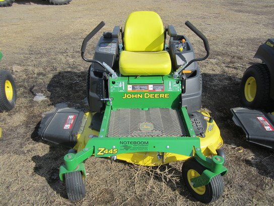 2012 John Deere Z445