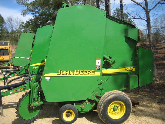 2005 John Deere 557