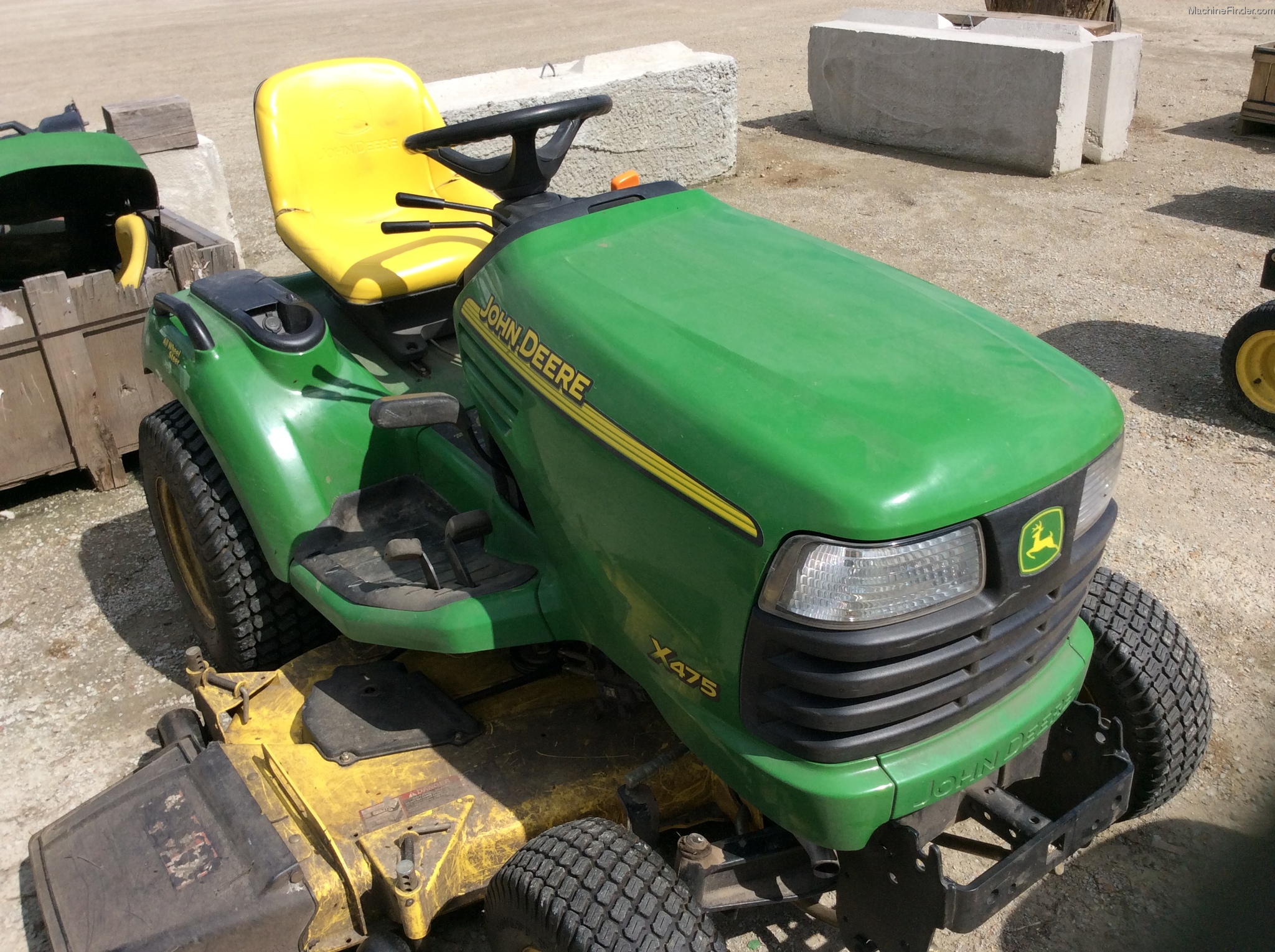2003 John Deere X475 Lawn & Garden and Commercial Mowing John Deere