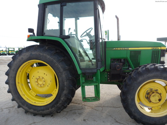 2000 John Deere 6310