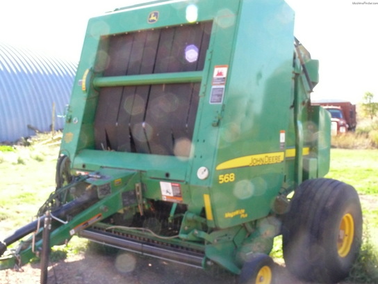 2009 John Deere 568