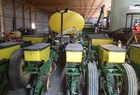  John Deere 7200