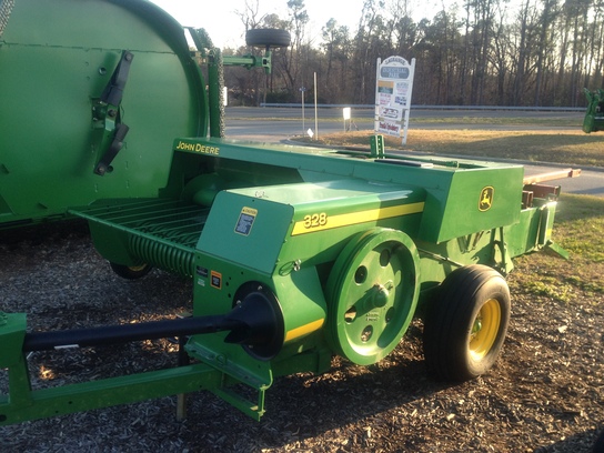 2010 John Deere 328