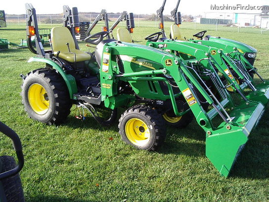 2012 John Deere 2320