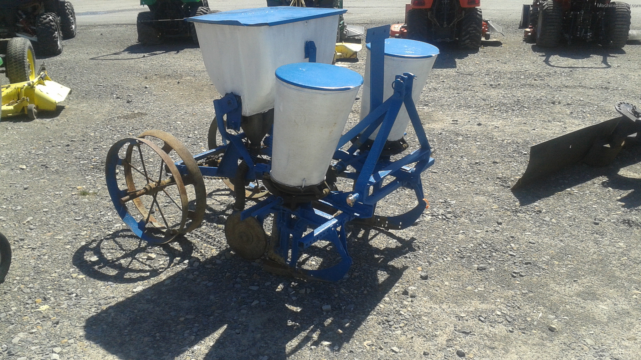 Ford 309 Planting & Seeding - Planters - John Deere MachineFinder