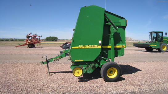 2005 John Deere 567