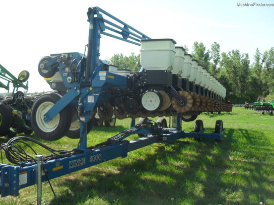 2003 Kinze 3600