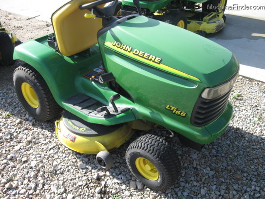 1998 John Deere LT166