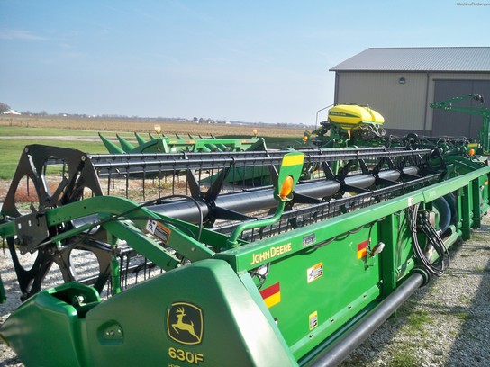 2005 John Deere 630
