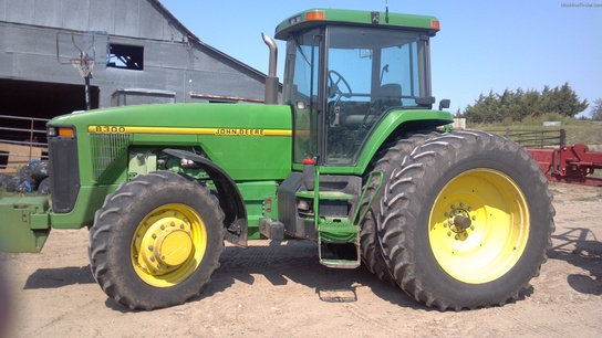 1995 John Deere 8300