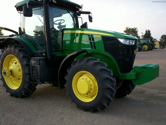 2011 John Deere 7230R