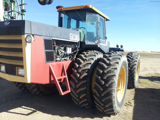 1988 Versatile 936